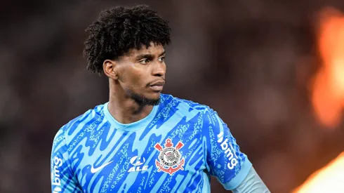 Flamengo toma decisão sobre garantias do Corinthians por Hugo (Foto: Thiago Ribeiro/AGIF)