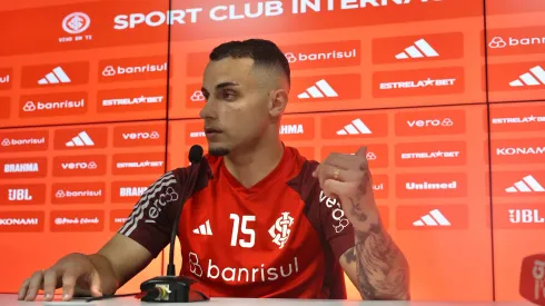 Foto: Ricardo Duarte/Internacional - Bruno Gomes durante coletiva de imprensa no Inter.