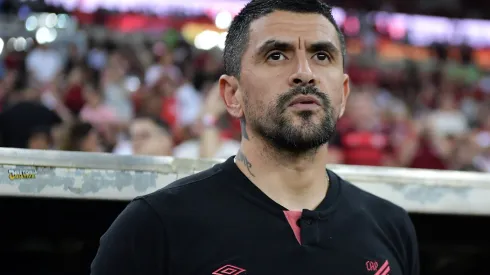 Lucho durante confronto contra o Flamengo no Brasileirão 2024.