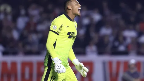 John durante confronto contra o São Paulo no Brasileirão 2024.