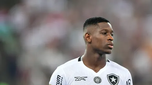 Luiz Henrique jogador do Botafogo durante partida contra o Fluminense no estádio Maracanã pelo campeonato Brasileiro A 2024. Foto: Thiago Ribeiro/AGIF
