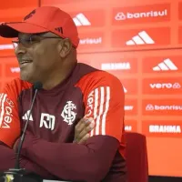 No Internacional, Roger confirma titular e revela situação de atacante no Gre-Nal