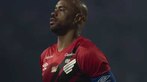 Thiago Heleno durante confronto contra o Corinthians no Brasileirão 2024.