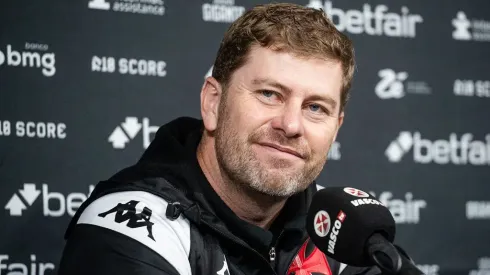 Rafael Paiva, técnico do Vasco, durante entrevista coletiva.