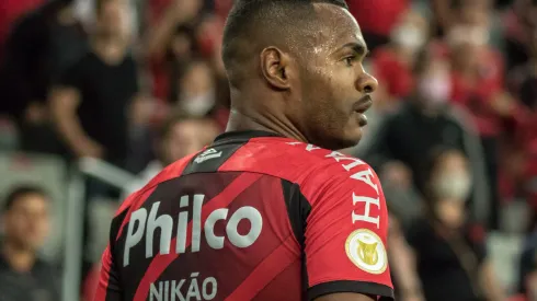 Nikão, jogador do Athlético-PR