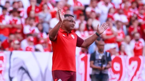Roger Machado, treinador do Internacional em partida contra o Grêmio