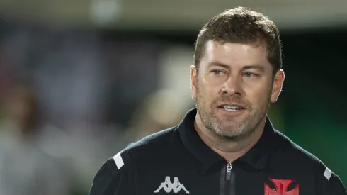 Rafael Paiva, técnico do Vasco durante partida contra o Sao Paulo (Foto: Anderson Romao/AGIF)