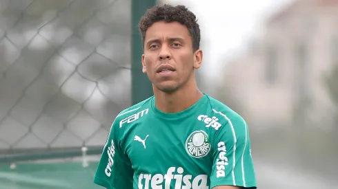 Treino do Palmeiras - Marcos Rocha durante treino do Palmeiras no CT Academia de Futebol.