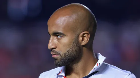 Lucas manda a real no São Paulo.