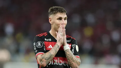 Varela, do Flamengo, foi visto em confusão no Rio de Janeiro.