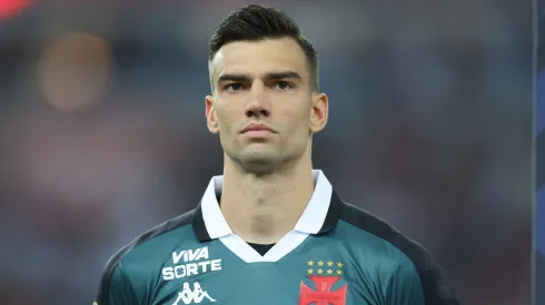 RIO DE JANEIRO, BRAZIL – SEPTEMBER 15: Leo Jardim of Vasco looks on before a Brasileirao 2024 match between Flamengo and Vasco at Maracana Stadium on September 15, 2024 in Rio de Janeiro, Brazil. (Photo by Lucas Figueiredo/Getty Images)