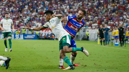 Estevão jogador do Palmeiras durante partida contra o Fortaleza no estádio Arena Castelão pelo campeonato Brasileiro A 2024. Foto: Baggio Rodrigues/AGIF