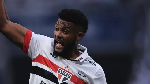 Sabino tem sondagem para deixar o São Paulo.