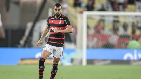 Fabricio Bruno, jogador do Flamengo, durante partida contra o Vasco pelo campeonato Brasileiro A 2024. Foto: Thiago Ribeiro/AGIF
