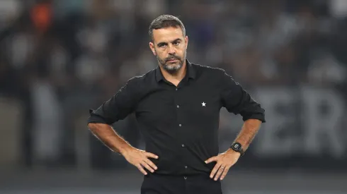 RIO DE JANEIRO, BRAZIL - OCTOBER 23: Artur Jorge, Head Coach of Botafogo looks on during the Copa CONMEBOL Libertadores 2024 Semi-final first leg match between Botafogo and Peñarol at Estadio Olímpico Nilton Santos on October 23, 2024 in Rio de Janeiro, Brazil. (Photo by Wagner Meier/Getty Images)