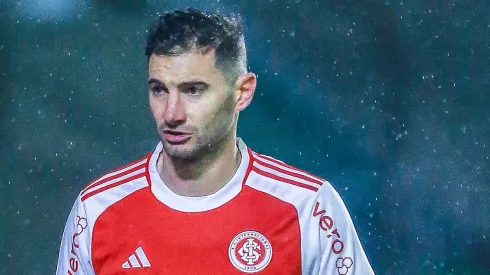 Alario pode sair do Internacional rumo ao Corinthians.