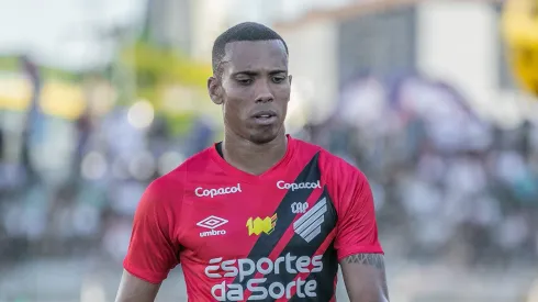 Madson tem situação atualizada no Athletico.