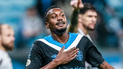 Edenilson deve ser titular novamente no Grêmio.