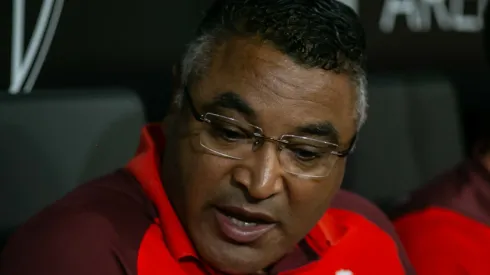 Roger Machado durante confronto contra o Atlético-MG no Brasileirão 2024.