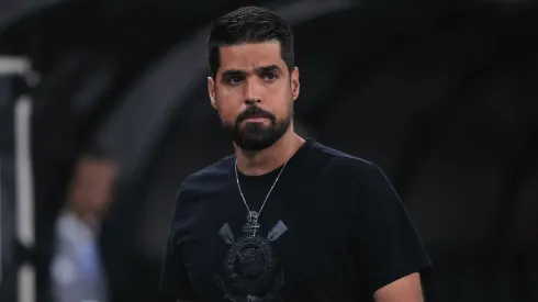 António Oliveira, ex-técnico do Corinthians, durante partida contra o America-RN, pela Copa Betano do Brasil.