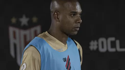 Fernandinho durante confronto contra o Atlético-GO no Brasileirão 2024.