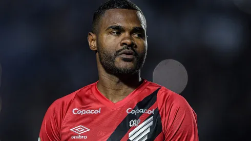 Nikão jogador do São Paulo, atuando no Athlético-PR em 2024 por empréstimo