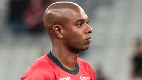 Fernandinho, jogador do Athletico-PR, antes da partida contra o Operário, pelo Campeonato Paranaense de 2024.