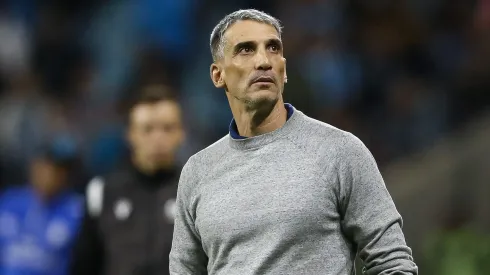 PORTO ALEGRE, BRAZIL - OCTOBER 4: Juan Pablo Vojvoda head coach of Fortaleza looks on during the match between Gremio and Fortaleza as part of Brasileirao 2024 at Arena do Gremio on October 4, 2024 in Porto Alegre, Brazil. (Photo by Pedro H. Tesch/Getty Images)