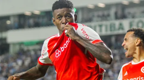 Vitão, jogador do Internacional