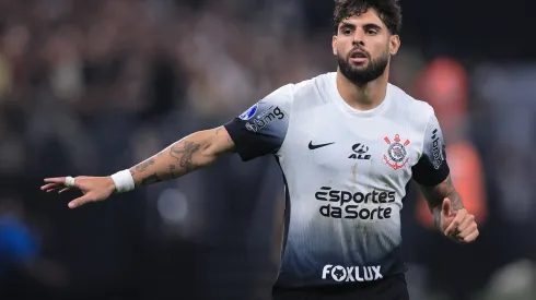 Yuri Alberto durante confronto contra o Fortaleza na Sul-Americana 2024.