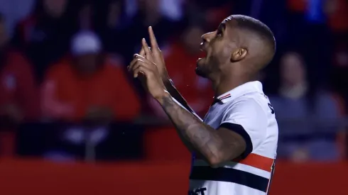 SP - SAO PAULO - 06/07/2024 - BRASILEIRO A 2024, SAO PAULO X BRAGANTINO - Andre Silva jogador do Sao Paulo comemora seu gol durante partida contra o Bragantino no estadio Morumbi pelo campeonato Brasileiro A 2024. Foto: Marcello Zambrana/AGIF