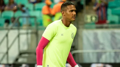 Adriel durante confronto contra o Jacobina no Campeonato Baiano de 2024.