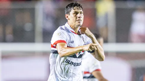 Ferraresi, jogador do São Paulo, durante partida contra o Vitória, pelo Brasileirão Betano.