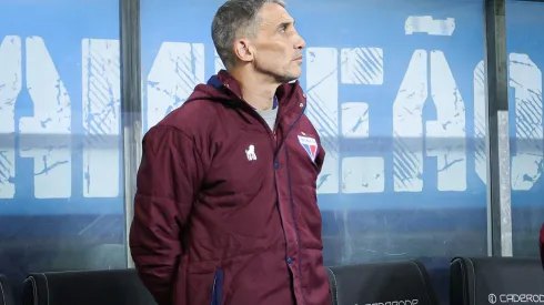 Vojvoda durante confronto contra o Grêmio no Brasileirão 2024.