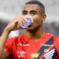 Erick liga alerta vermelho no Athletico-PR para o Brasileirão: "Em jogo a nossa honra"