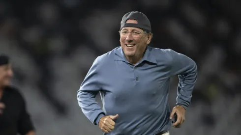 John Textor, dono do Botafogo, apos partida contra o Palmeiras, pela Copa Libertadores.