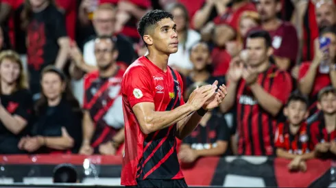 Julimar durante confronto contra o Cruzeiro no Brasileirão 2024.