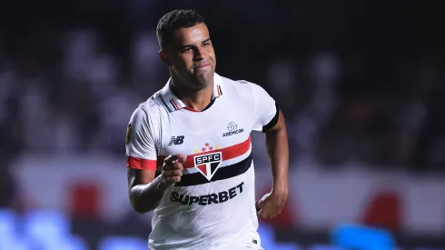 Alisson, jogador do São Paulo, durante partida contra o Palmeiras, pelo Campeonato Paulista de 2024.