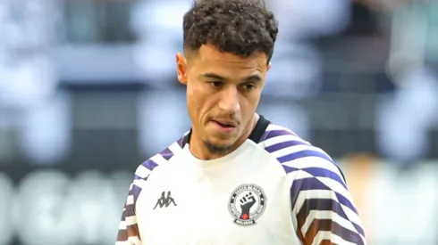 Coutinho antes de confronto contra o Atlético-MG no Brasileirão 2024.