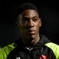 Vasco mira zagueiro após possível saída de Léo: "incontestável"