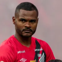 Nikão toma decisão sobre o futuro no Athletico-PR e bomba chega em Lucho González: "Ele quer..."