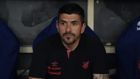 Lucho González, técnico do Athletico-PR, durante partida contra o Fluminense, pelo Brasileirão Betano.