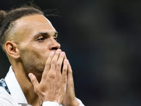 Braithwaite faz pronunciamento sobre polêmica no Grêmio