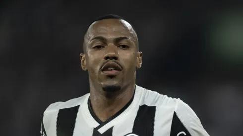 Atlético reclama de lances que envolvem Marlon Freitas.