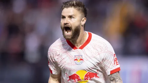 Eduardo Sasha durante confronto contra o Cruzeiro no Brasileirão 2024.