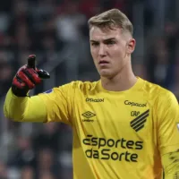 Léo Linck é procurado por gigante brasileiro e deve deixar o Athletico em 2025