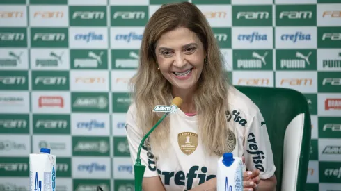 Presidente do Palmeiras, Leila Pereira, durante coletiva de imprensa (Foto: Ettore Chiereguini/AGIF)