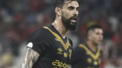 Mastriani durante confronto contra o Fortaleza no Brasileirão 2024.