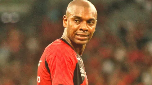Fernandinho jogador do Athletico-PR durante partida contra o Coritiba no estadio Arena da Baixada pelo campeonato Paranaense 2023.