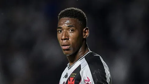 Léo pode sair do Vasco em 2025.